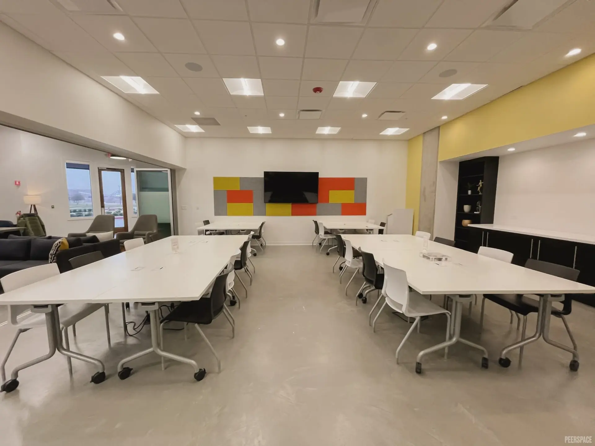 25N Coworking — workspace and meeting tables